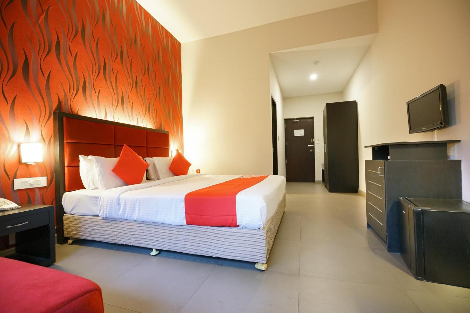 Super Townhouse Mookkannoor Tourist Home Angamali Exterior photo