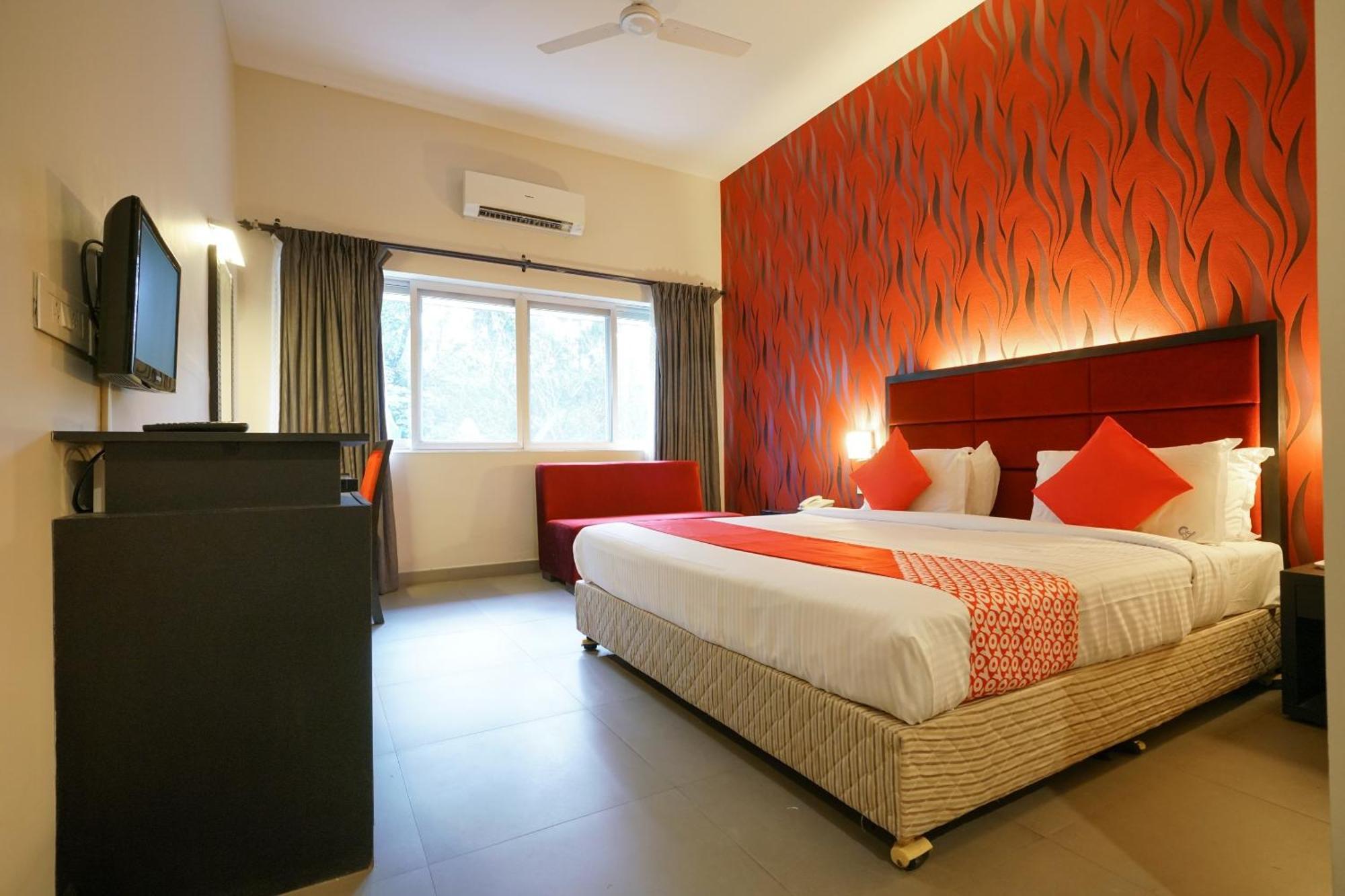 Super Townhouse Mookkannoor Tourist Home Angamali Exterior photo